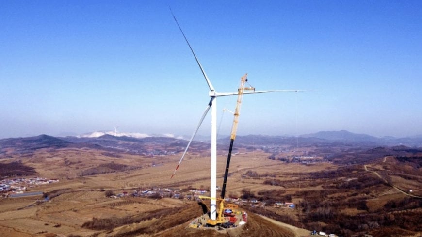 WORLD'S HEAVIEST WHEELED CRANE, XCMG XCA3000, ACHIEVES MILESTONE IN FIRST LIFT